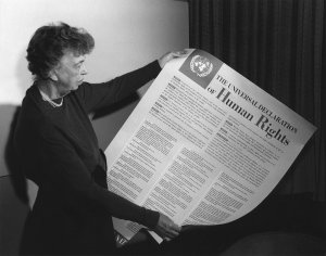  Eleanor Roosevelt (1949) présidente de la commission de rédaction de la DUDH | domaine public